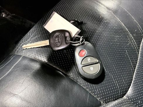 Used 2017 Toyota Tundra Platinum image 14