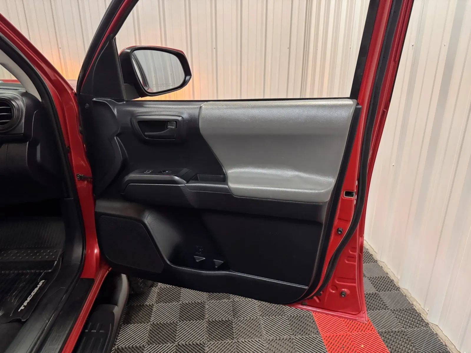 Used 2019 Toyota Tacoma SR w/ SR Convenience Package AWD/4WD image 40