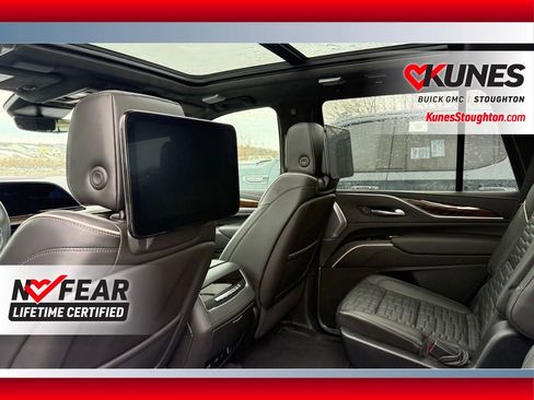 Used 2022 Cadillac Escalade Sport Platinum image 21