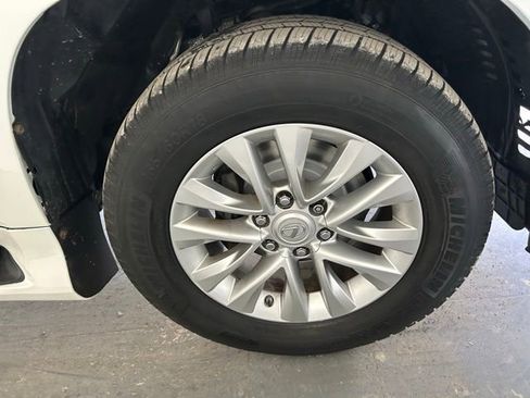 Used 2018 Lexus GX 460 Premium w/ Premium Package AWD/4WD image 9