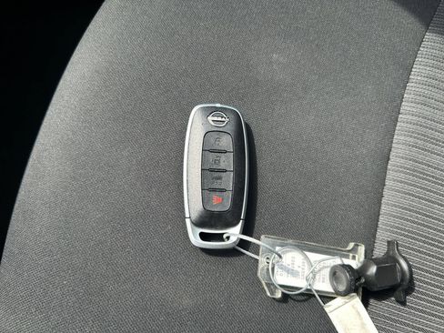 Used 2025 Nissan Sentra SV FWD image 15