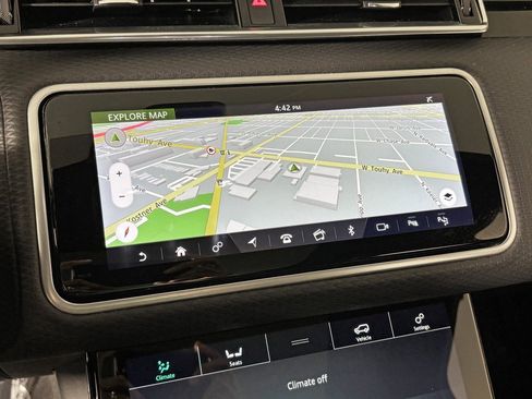 Used 2019 Land Rover Range Rover Velar R-Dynamic SE image 24