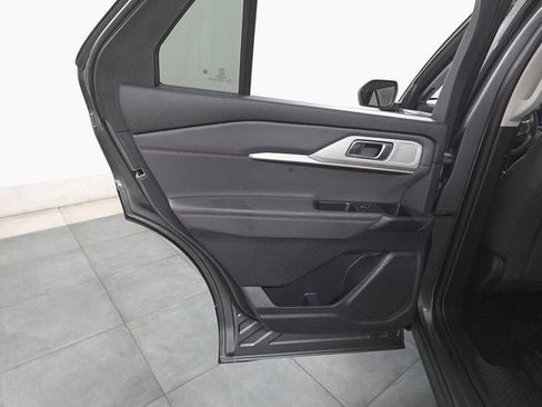 Used 2025 Ford Explorer Active image 21