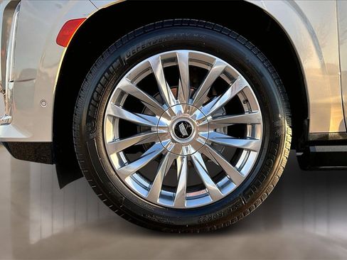 Certified 2022 Cadillac Escalade Premium Luxury w/ Performance Package image 8