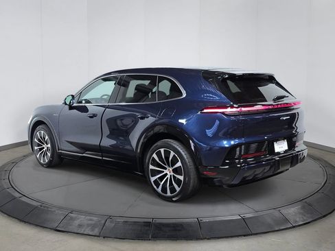 New 2026 Porsche Cayenne Electric AWD/4WD image 3