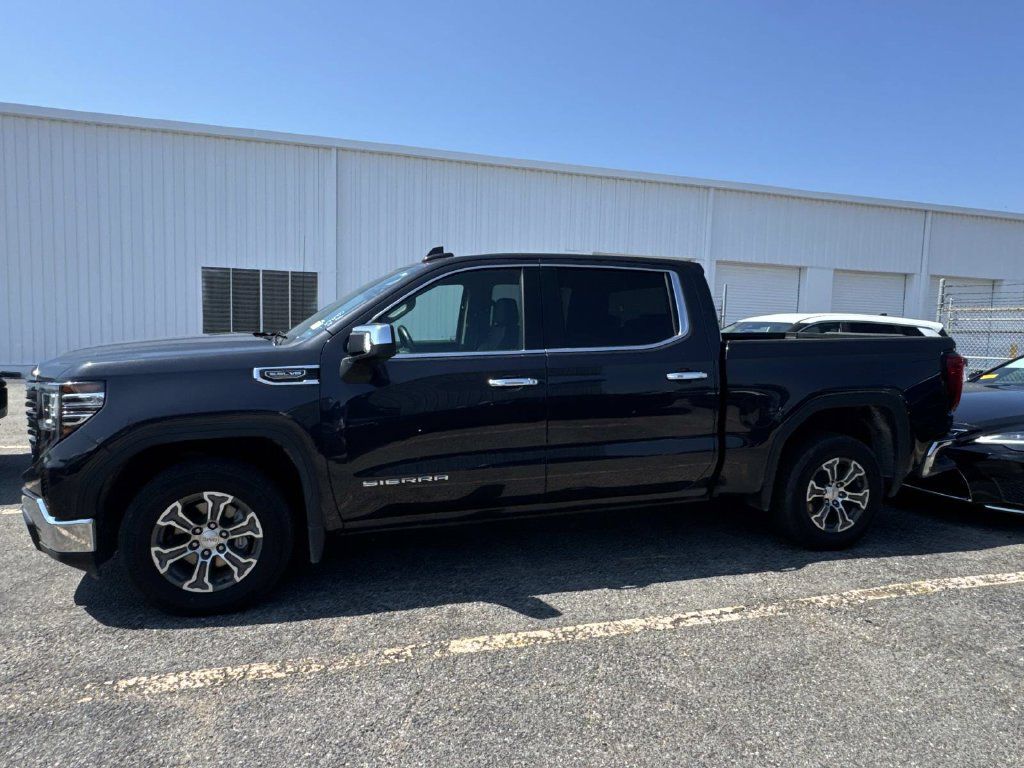 Used 2025 GMC Sierra 1500 SLT RWD image 8