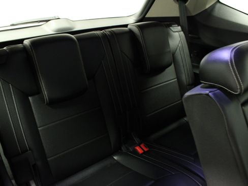 Used 2021 Volkswagen Atlas SE image 17