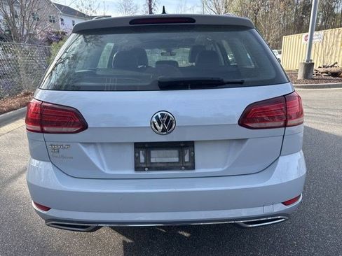 Used 2019 Volkswagen Golf SE image 6