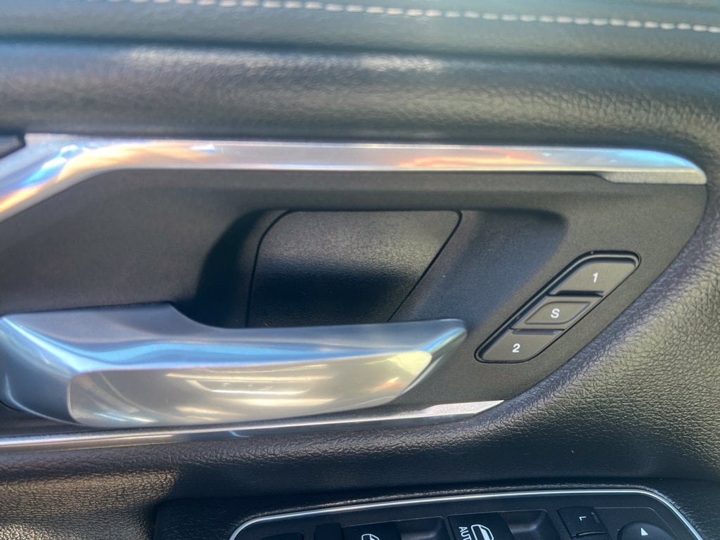 Used 2023 RAM 1500 Laramie AWD/4WD image 19