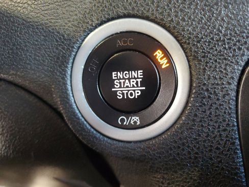 Used 2022 Dodge Charger SXT RWD image 31