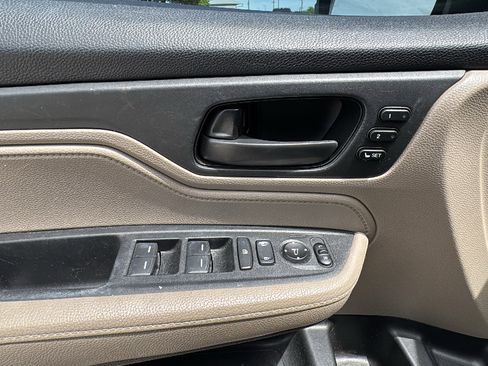 Used 2018 Honda Odyssey EX-L image 13