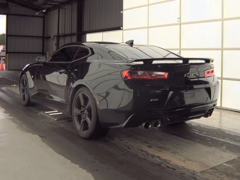 Used 2018 Chevrolet Camaro SS RWD image 8