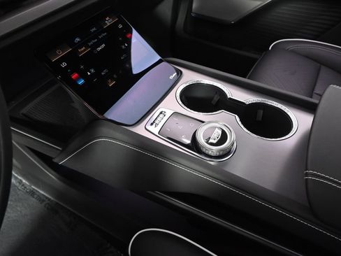 New 2027 Cadillac Vistiq Sport w/ LPO, Floor Liner Package AWD/4WD image 35