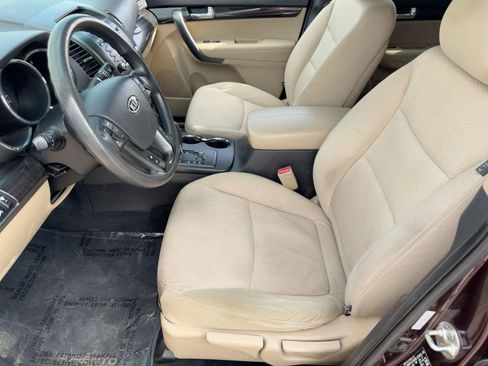 Used 2012 Kia Sorento LX image 5