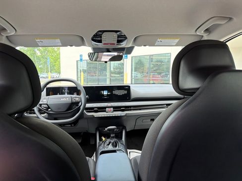 New 2026 Kia K4 FWD image 22