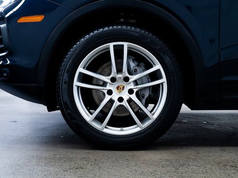 Used 2020 Porsche Cayenne image 7