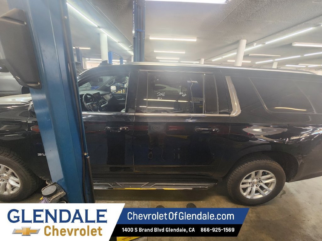 Used 2024 Chevrolet Suburban LT AWD/4WD image 3
