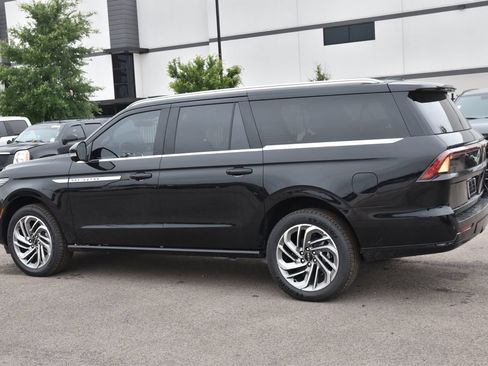 New 2026 Lincoln Navigator L Reserve AWD/4WD image 10