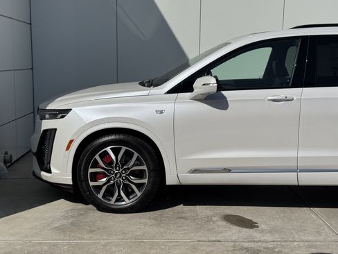 New 2025 Cadillac XT6 Sport w/ Technology Package image 5
