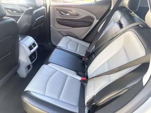 Used 2023 GMC Terrain SLT image 18
