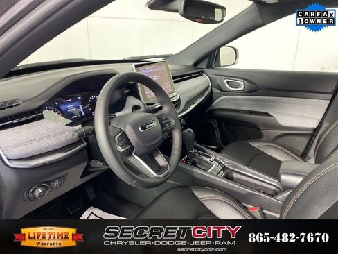 Used 2024 Jeep Compass Latitude AWD/4WD image 11