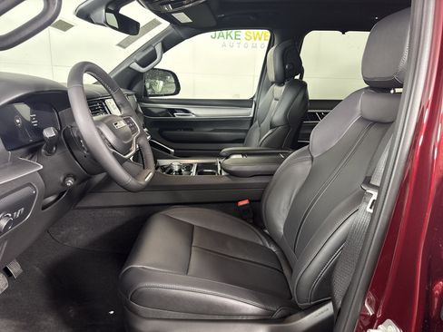 New 2026 Jeep Grand Wagoneer Limited image 12