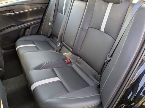 Used 2025 Toyota Camry SE image 28