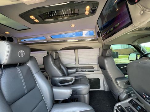 Used 2016 Chevrolet Express 2500 RWD image 43