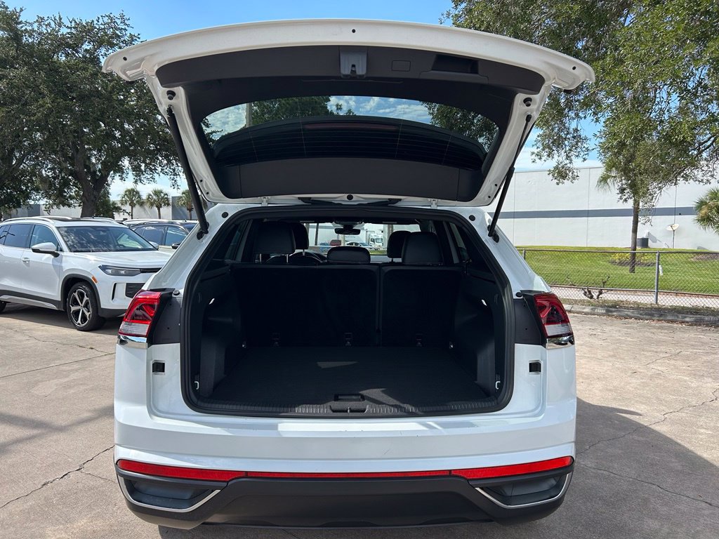 Certified 2024 Volkswagen Atlas Cross Sport SE FWD image 45