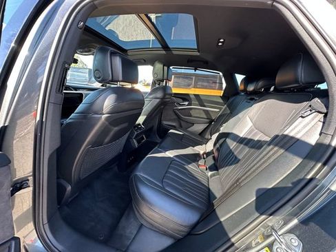 Used 2019 Audi e-tron Prestige w/ Prestige Package image 19