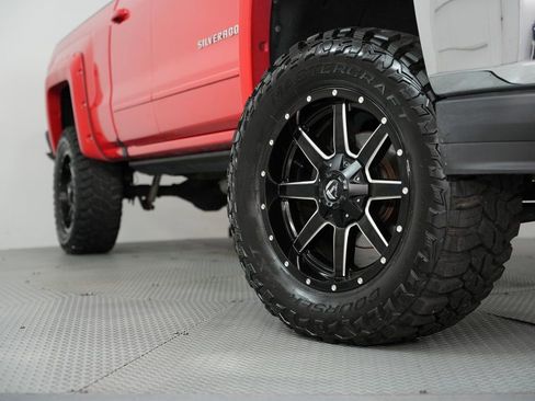 Used 2019 Chevrolet Silverado 1500 LT image 17