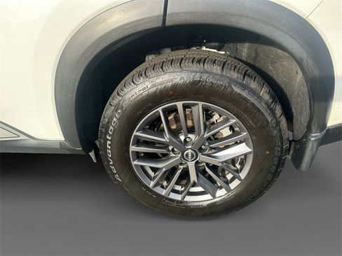 Used 2023 Nissan Rogue S image 8