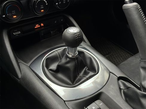 Used 2023 MAZDA MX-5 Miata Club w/ Weather Package image 19