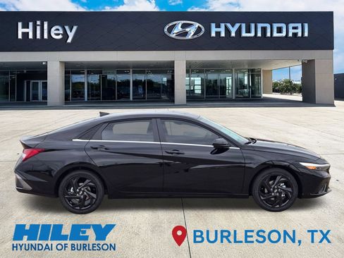 New 2026 Hyundai Elantra SEL Sport Premium FWD image 3