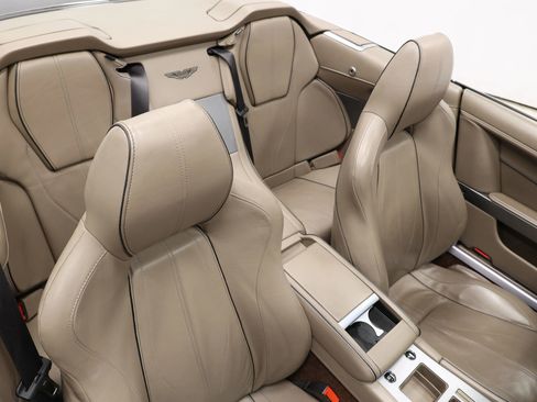 Used 2015 Aston Martin DB9 Volante Carbon Edition Convert image 85
