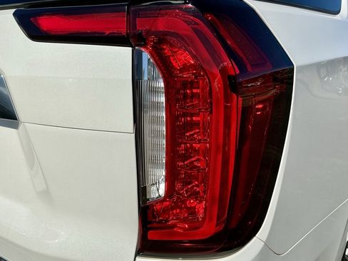 Used 2022 GMC Yukon Denali w/ Denali Ultimate Package image 16