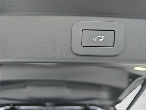 New 2026 Land Rover Range Rover Sport SE image 13