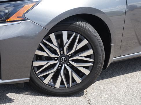 Used 2023 Nissan Altima 2.5 SV FWD image 19