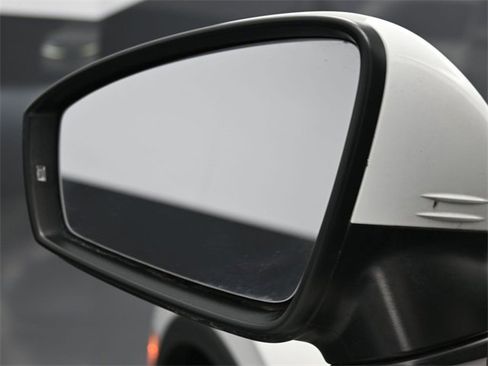 Used 2022 Volkswagen Tiguan S image 8