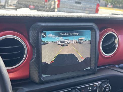 Used 2022 Jeep Gladiator Rubicon w/ LED Lighting Group image 21