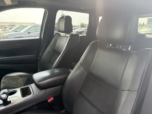 Used 2015 Jeep Grand Cherokee Altitude AWD/4WD image 8