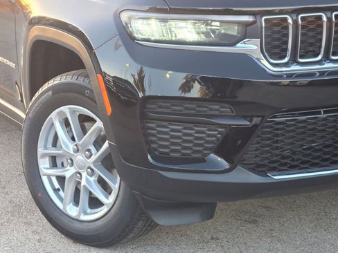 New 2025 Jeep Grand Cherokee Laredo X w/ Luxury Tech Group I image 3