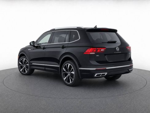 Used 2024 Volkswagen Tiguan SEL R-Line AWD/4WD image 3