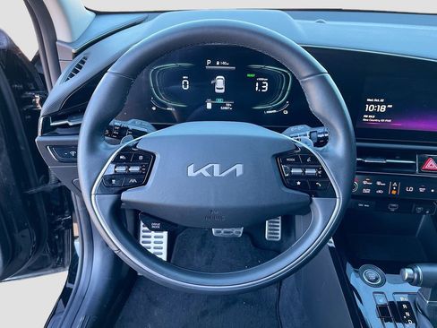 Certified 2023 Kia Niro EX Touring image 11