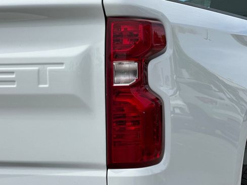 Used 2025 Chevrolet Silverado 1500 W/T image 25