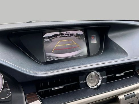 Used 2018 Lexus ES 350 w/ Ultra Luxury Package FWD image 27