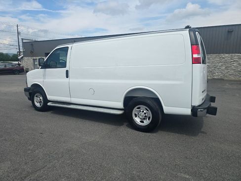Used 2025 Chevrolet Express 2500 w/ Driver Convenience Package RWD image 4