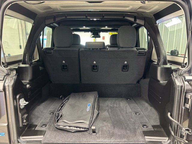 Used 2024 Jeep Wrangler Unlimited AWD/4WD image 20