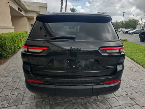 Used 2024 Jeep Grand Cherokee L Limited w/ Black Appearance Package RWD image 5
