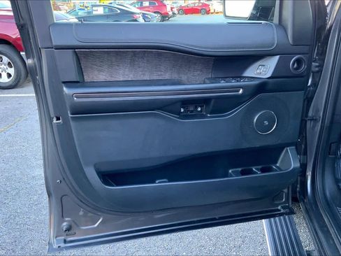 Used 2021 Ford Expedition Max Limited RWD image 21